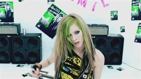 Smile Mv Avril Lavigne Image 22206242 Fanpop