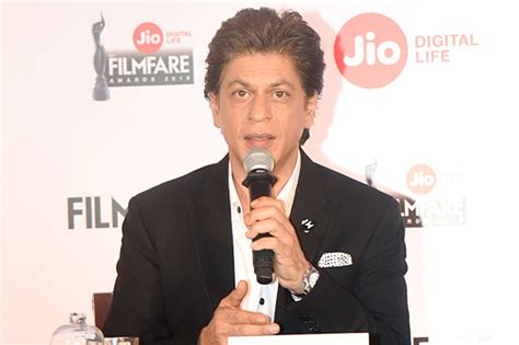Shah Rukh Khan At Filmfare Awards 2018 Press Conference News18