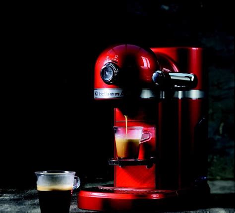 Votre machine à café expresso est bouchée ? Kitchenaid 5KES0503EER/5 Rouge Empire Nespresso pas cher ...