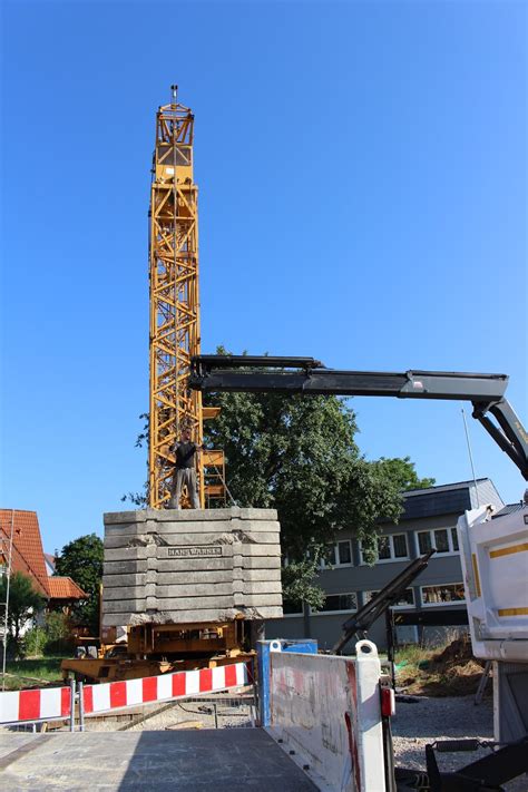 Auf der bauplattform www.hausbaufuehrer.at sind die verschiedensten firmen aus der baubranche vertreten: Hausbau mit Firma Hauser Massivbau Vöhringen