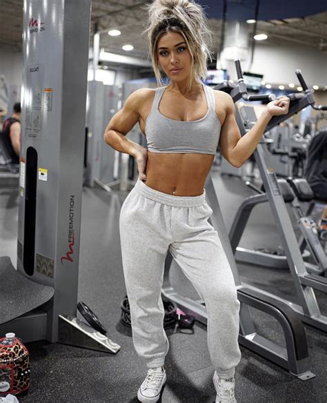 fit body goals 💪🏼 cassandra martin gym clothes women fit body goals fitness body