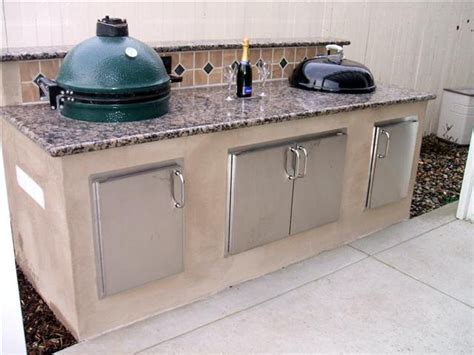Generally, outdoor kitchen design plans incorporate an area for food storage and cooking. BBQ Pete's Blog - BBQ Pete.com
