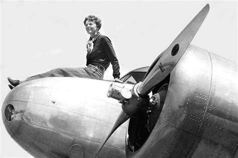 Ray E Boomhowers Books Landing Amelia Amelia Earhart At Purdue University