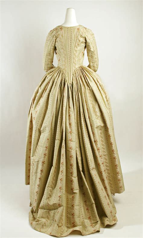 1785 89 Robe A Langlais French Silk 18th Century Fashion 18th