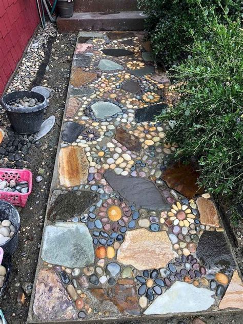10 Beautiful Diy Mosaic Garden Path Decorations For Your Landscape