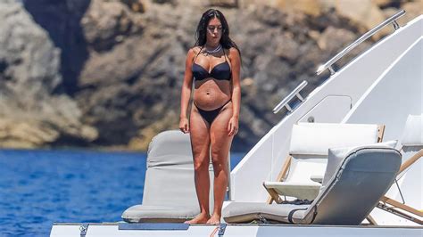 georgina rodríguez en bikini en sus primeras vacaciones tras el nacimiento de su hija