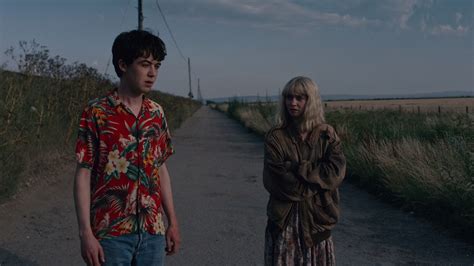 He decides he wants to try killing a human. „The End of The F***ing World": Netflix zapowiedział 2 ...