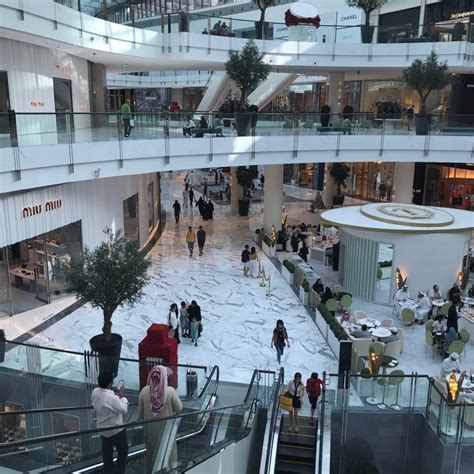 Whether you prefer upmarket shopping centers like pavilion kl or haggling for a bargain in the many street setapak central, formerly called kl festival city, is still a fairly new mall in the capital after a #29 of 193 shopping in kuala lumpur. Dubai Mall New Wing Luxury Shopping Experience | Dubai ...