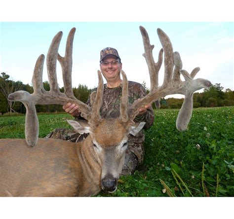 5 Day Whitetail Hunt For One Hunter In Wisconsin Includes Trophy Fee