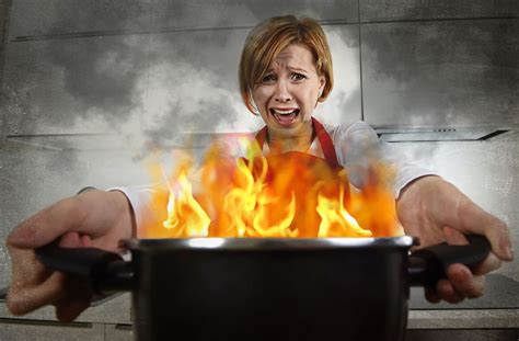 Top 10 Kitchen Safety Dos And Donts