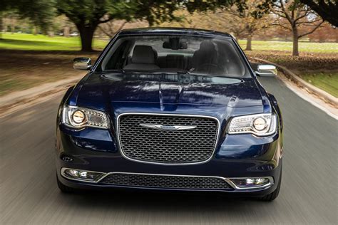 2020 Chrysler 300 Gets Fancy New Chrome Package Carbuzz