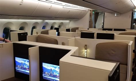 Etihad Dreamliner Business Class Review Auh Nrt Points With A Crew