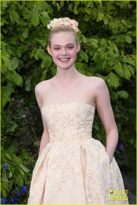 Photo Elle Fanning Looks Like Royalty At Maleficent Private Reception