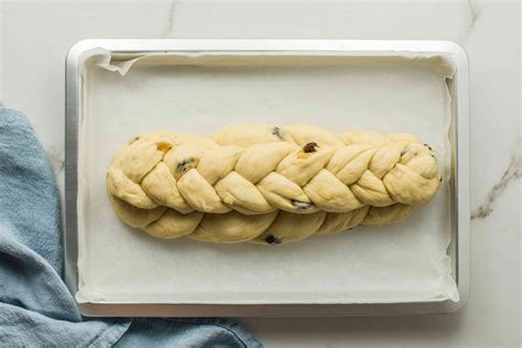 Polish braided bread chalka recipe 177. How to Make Czech Braided Christmas Bread (Vanocka ...