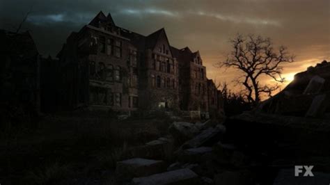American Horror Story Asylum 2x01 Welcome To Briarcliff