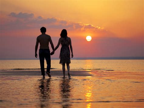 Love Pair Romantic Love On The Beach Wallpaper Hd