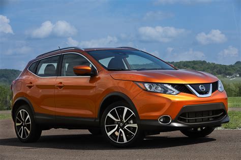 The 2020 nissan rogue sport has lots of cargo space and many standard features, but its underpowered engine and substandard cabin materials earn it a midpack ranking in the subcompact suv class. 2017 Nissan Rogue Sport vs. 2017 Honda HR-V: Compare Cars