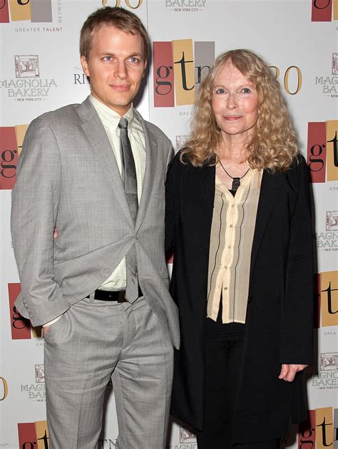 Mia Farrow Admits Ronan Is ‘possibly Frank Sinatras Son Not Woody