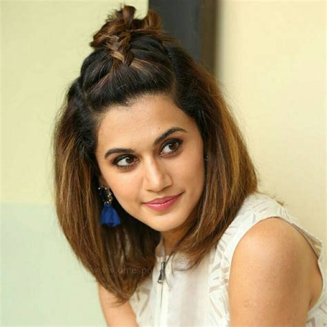 indian bollywood actress hairstyle wavy haircut