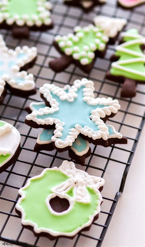 Use this recipe to decorate sugar cookies for any occasion. Royal Icing Without Meringue Powder Or Corn Syrup : Easy ...