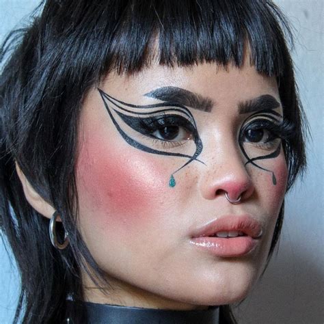 Mehr informationen und die aktuellen preise finden sie auf. HAUS LABORATORIES on Instagram: "@visiblejune is HAUS ...