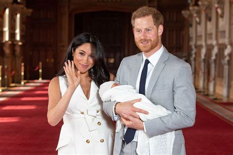 Lili is eighth in line to the throne, coming after archie, who is seventh in line. Royal Baby Babyname: So heißt Meghans & Harrys Sohn ...