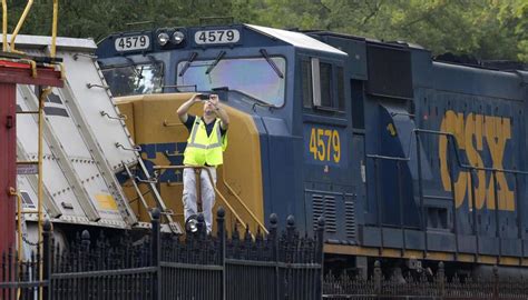 Csx Train Derails Outside Baltimore Killing 2 Deseret News