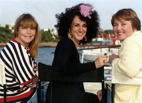 Classic Bbc Sitcom Birds Of A Feather Set For Comeback Mirror Online