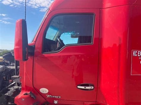 2014 Kenworth T680 Front Door Assembly For Sale Kansas City Mo