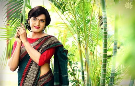 India S Transgender Sari Models Winning Hearts BBC News