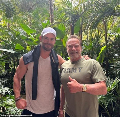 Chris Hemsworth Shows Off His Bulging Biceps In A Singlet As He Trains