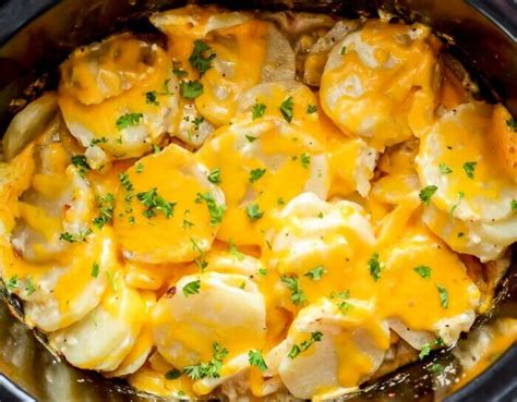 Crock Pot Scalloped Potatoes Easy And Cheesy Lil Luna
