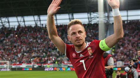 Az nso.hu értesülései szerint nem biztos, hogy dzsudzsák balázs marad a hajdúságiaknál, a rutinos futballistát a honvéd csábítja. Eldőlt: Dzsudzsák Balázs hazatér - megvan az új klubja ...