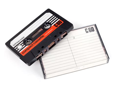 A small flat case containing two. 2015 : le retour inattendu de la cassette audio