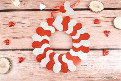Glittery Valentines Day Paper Heart Wreath Diy And Crafts