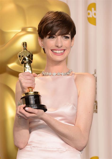 Anne Hathaway Has The Perfect Response To Amy Schumers Trainwreck