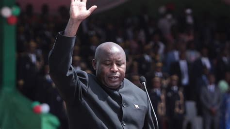 Burundi Le Nouveau Président Évariste Ndayishimiye A Prêté Serment