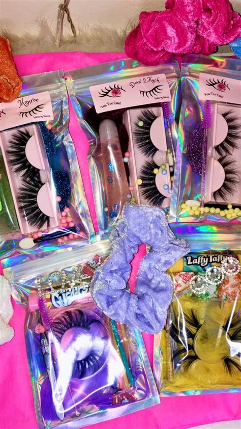 Beauty Accessories Eyelashes Too Cute Lashes Lip Gloss Small