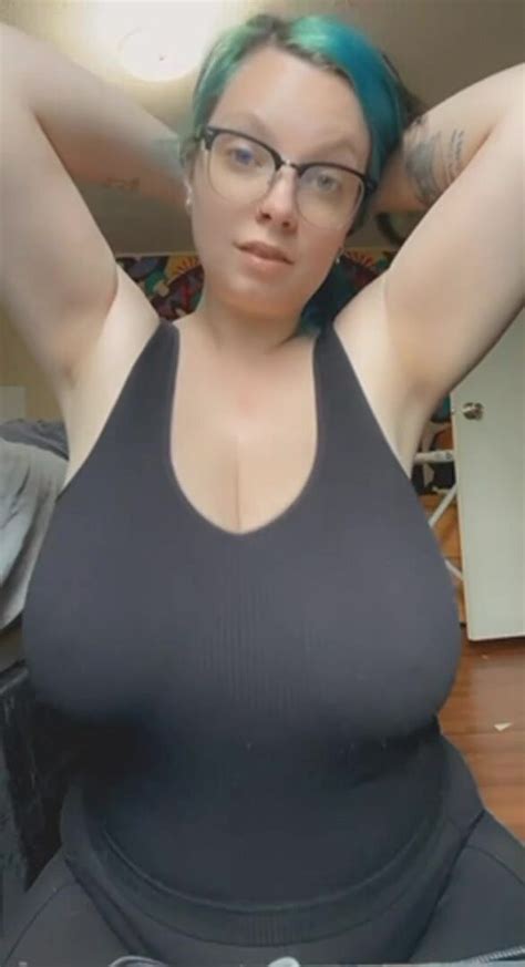 bouncing boobs