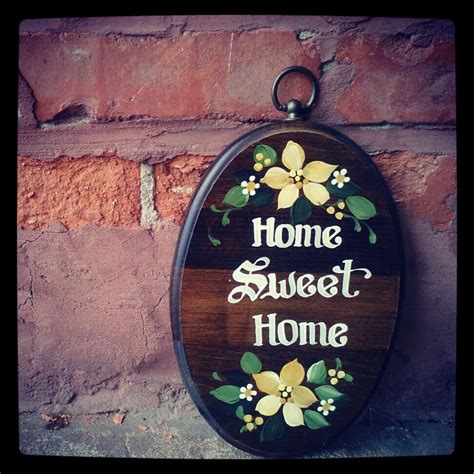Parnell84 — Home Sweet Home Wall Plaque