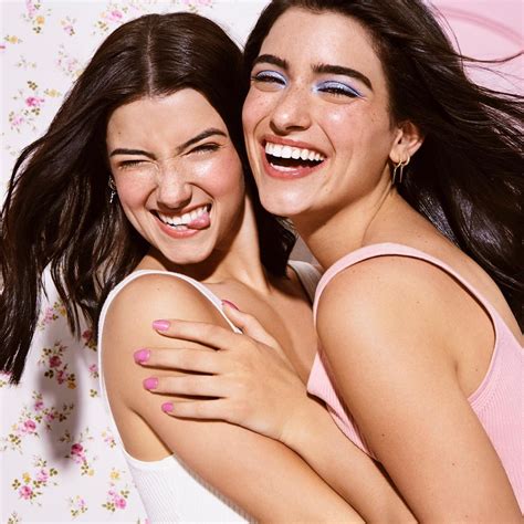 Tiktok’s Dixie And Charli D’amelio Launch Gen Z Makeup Line Morphe 2 Vogue India