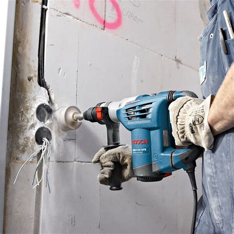 Bosch Blue 900w 4kg Corded Rotary Hammer Drill And Accessories