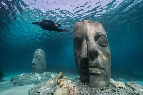12 Scary Underwater Statues That Are Puzzling And Mysterious Ke