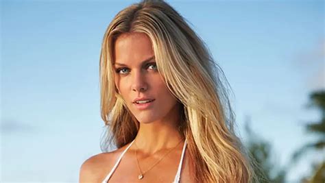 Brooklyn Deckers SI Swimsuit Cover Photo Shoot In The Maldives Is Beyond Beautiful