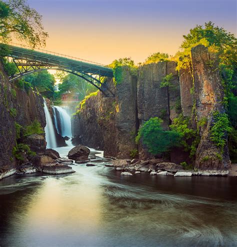 Beautiful Views Of Waterfalls From 14 Bridges Around The World