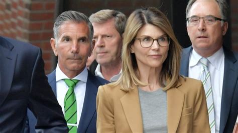 lori loughlin husband to plead guilty in college admissions scandal agree to prison time