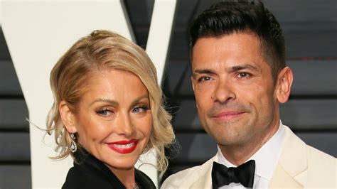 What Happens When Kelly Ripa And Mark Consuelos Facetime Each Other In