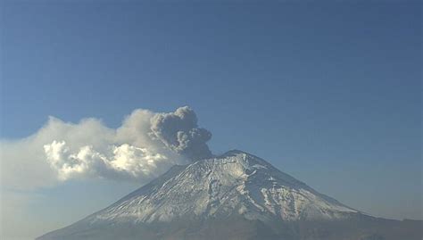 Volcán Popocatépetl Fuerte Explosión Rompe Cristales Y Despierta A