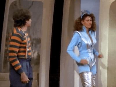 Raquel Welch Guest Starring On Mork And Mindy In A Tumbex