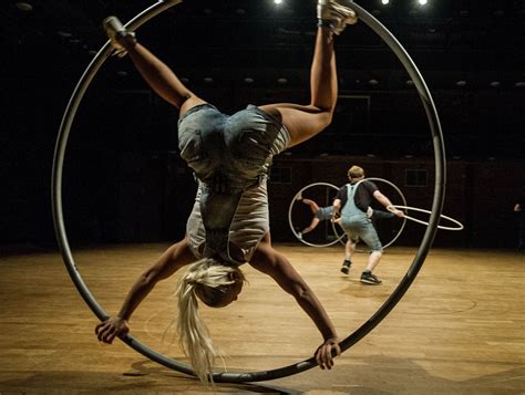 Circus Performers Put On A Stunning Show At The End Of Liverpool